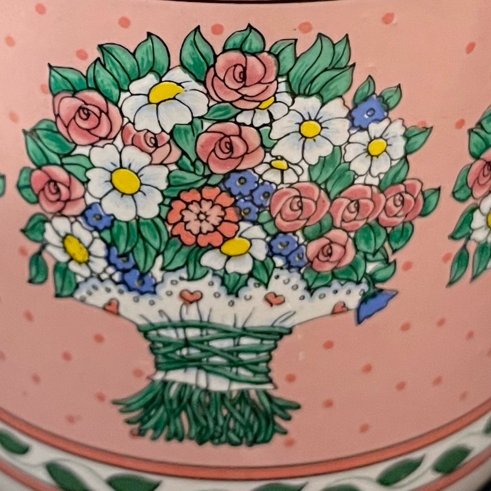 Vintage Flowers Inc. Balloons “Peaches” Floral Bouquet Pink and White Mug - Picture 10 of 10